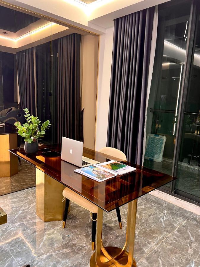 Night Star Penhouse Duplex * Hanoi