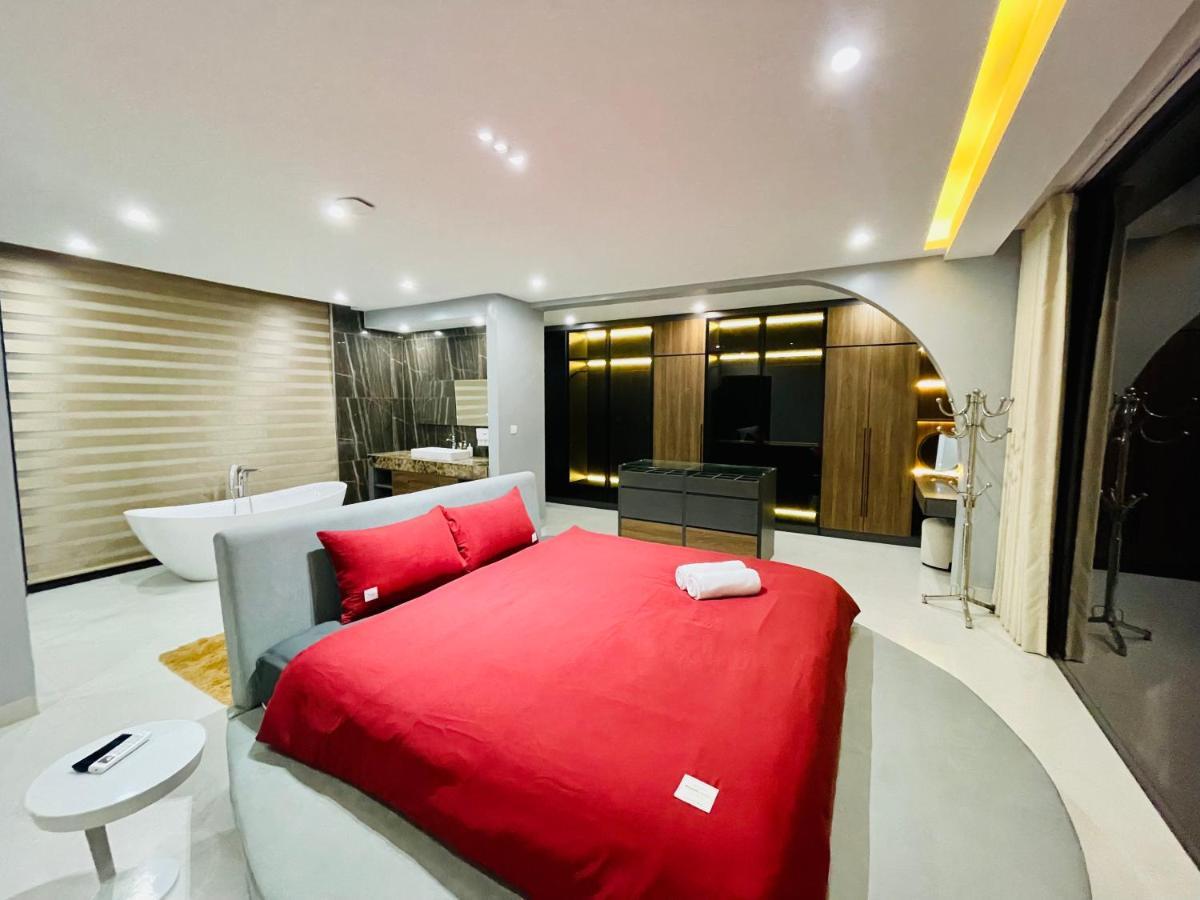 Villa Lala Ba Vi 1.000m² - View Ho, Be Boi Rieng Hanoi