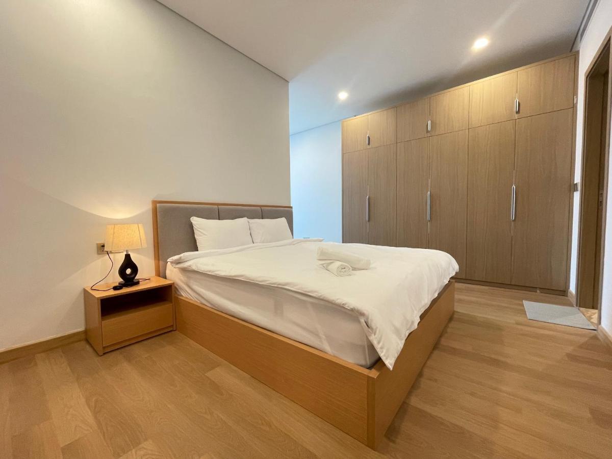 Apartment Hana Housing - Lancaster Luminaire *