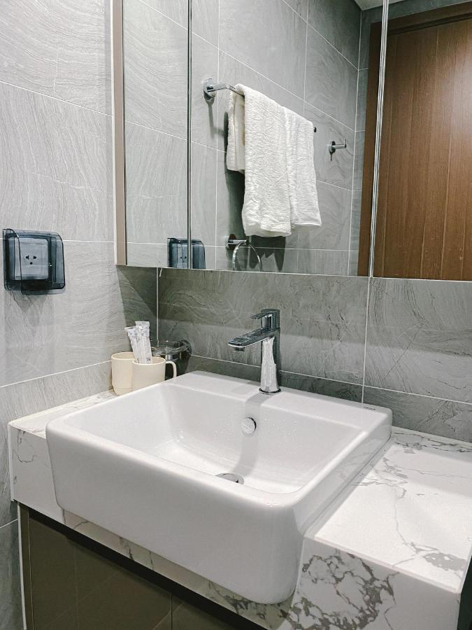 Grey -r103 Vinhomes Ocean Park-gia Lam-ha Noi