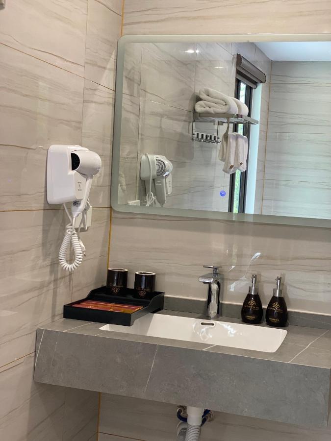 Luxtel Ngoai Giao Doan Hotel