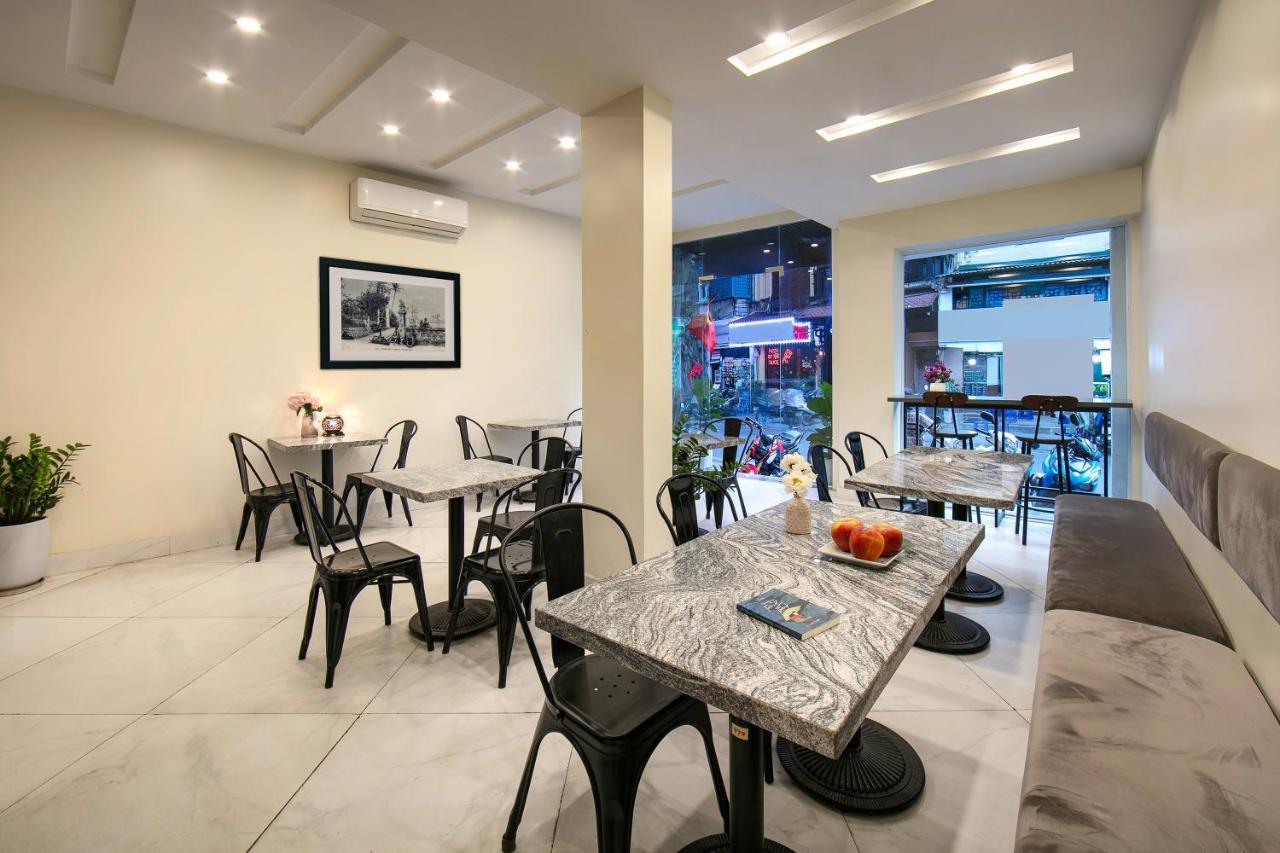 Queen Cafe & Pub 3* Hanoi