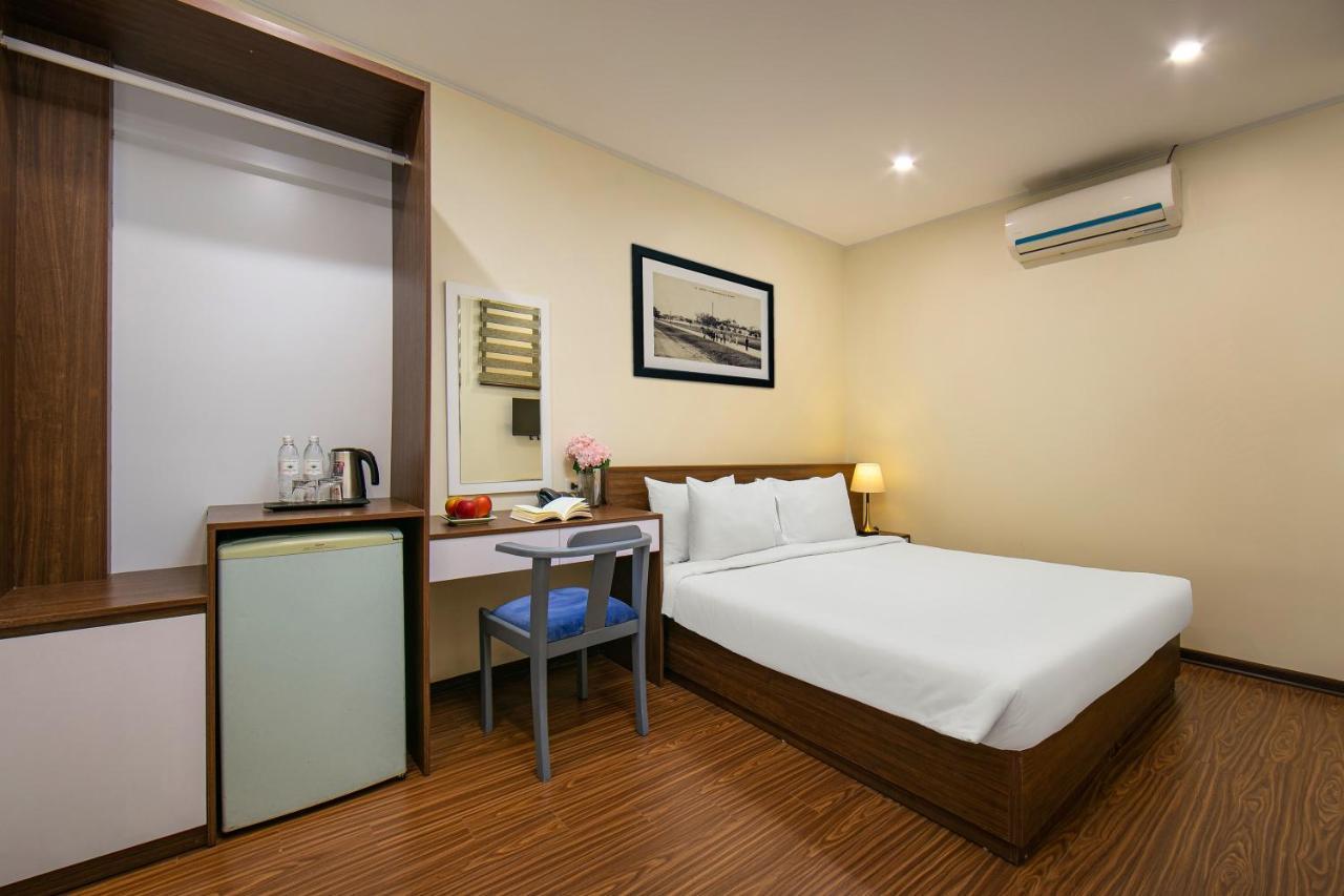 Queen Cafe & Pub Hotel 3*