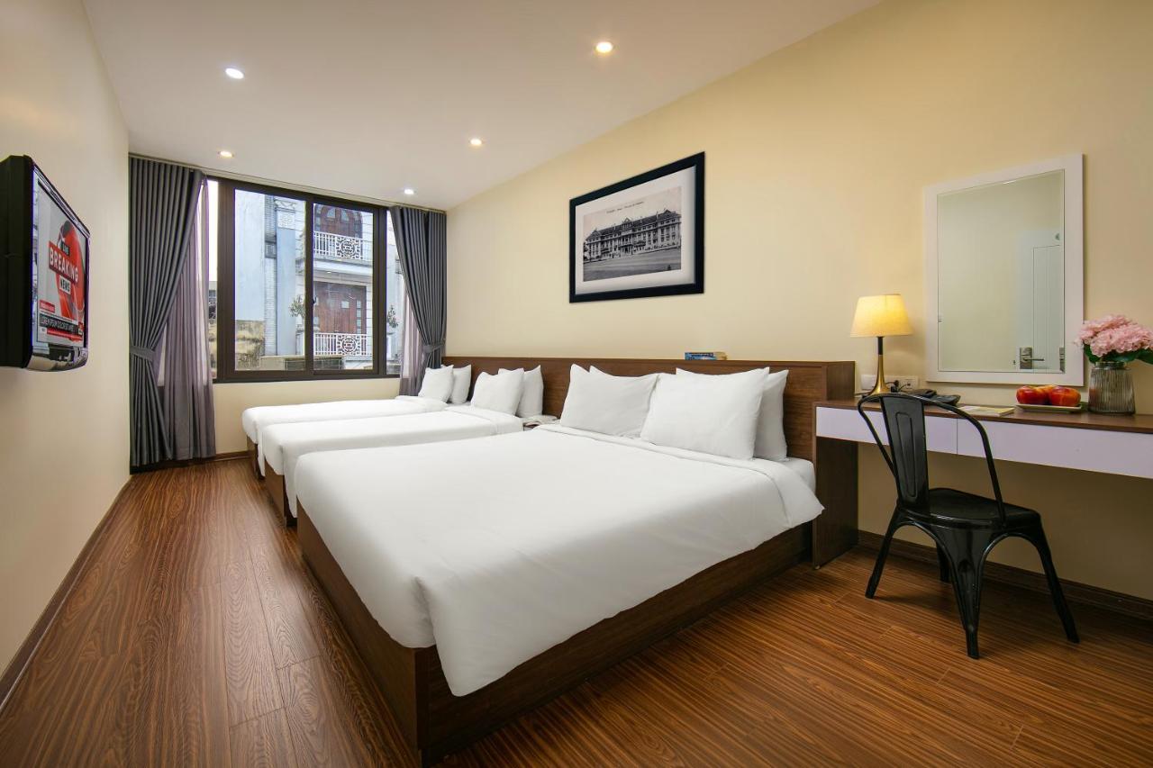 Queen Cafe & Pub Hotel
