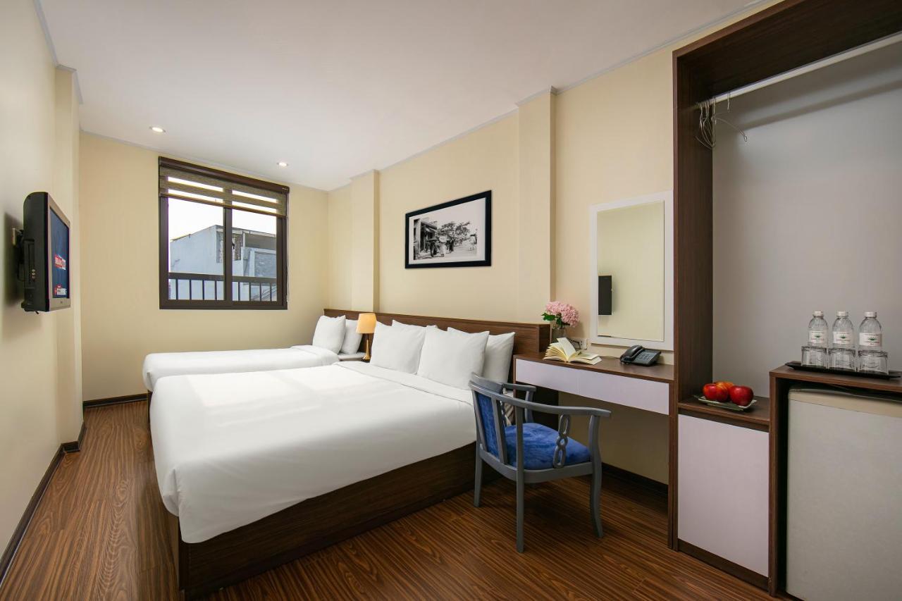 Hotel Queen Cafe & Pub 3*