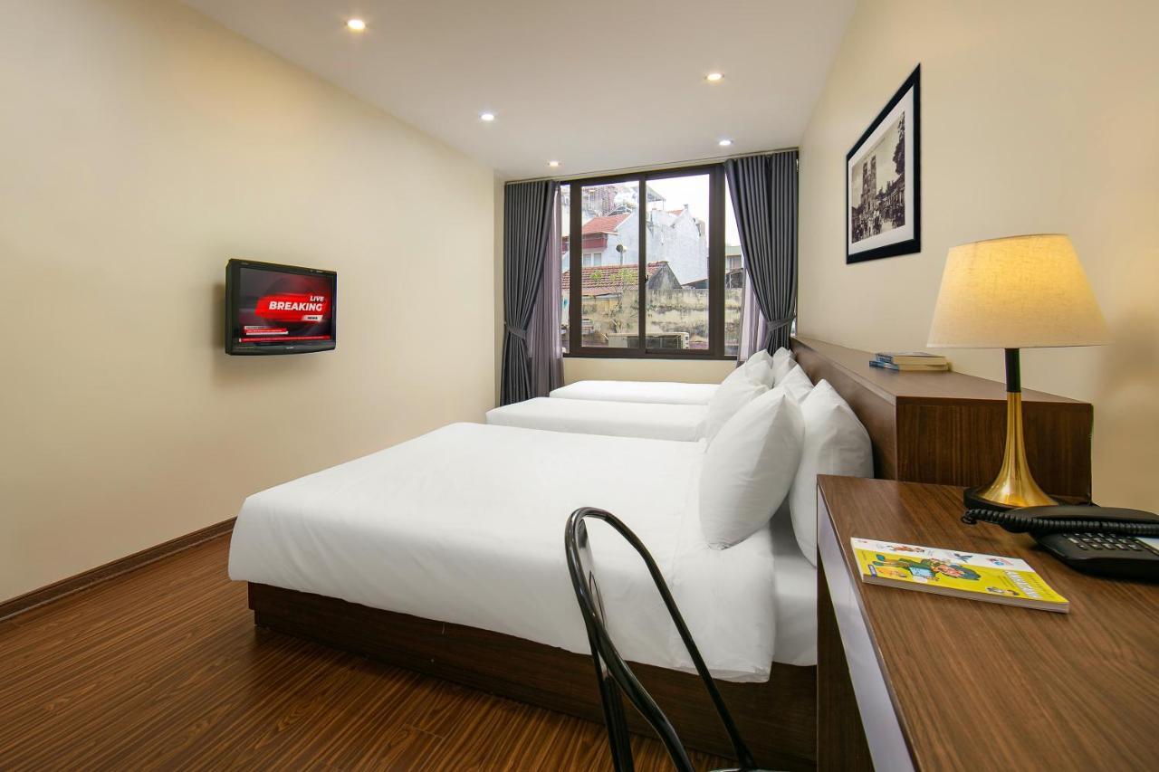 Hotel Queen Cafe & Pub 3*