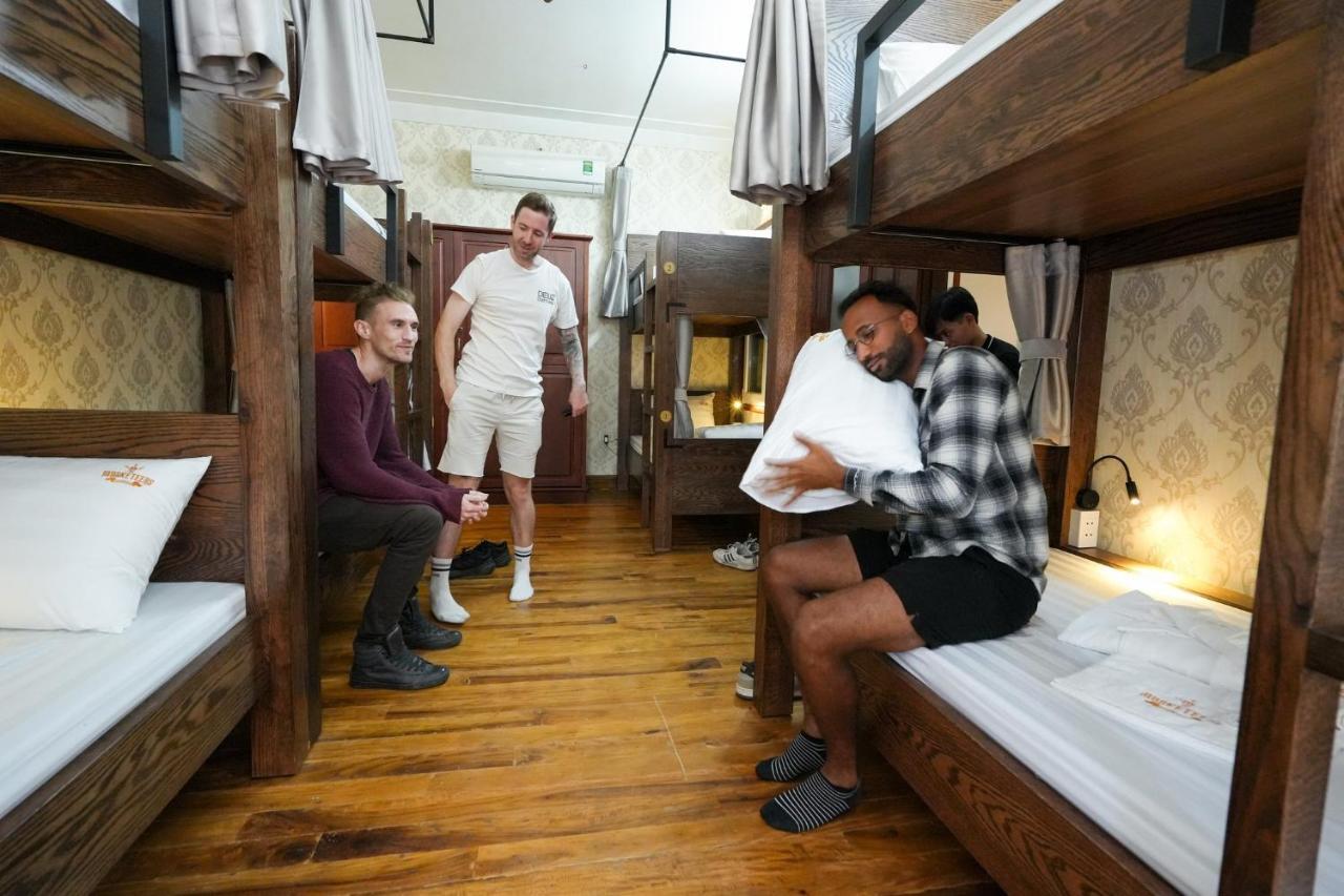 Hostel Musketeers