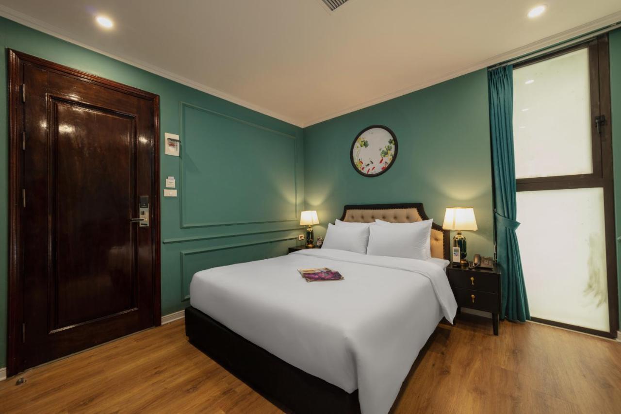 Madelise Palace & Travel Hotel