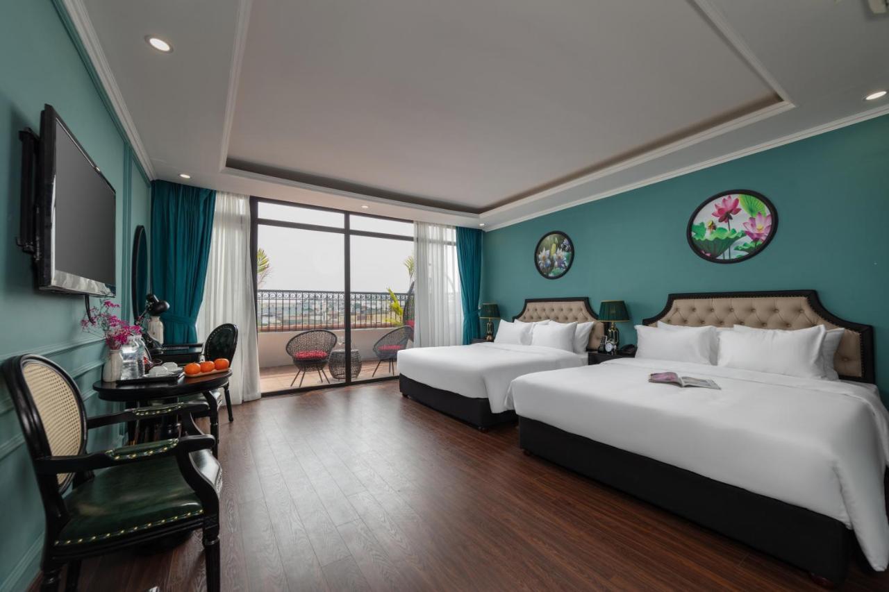 Madelise Palace & Travel