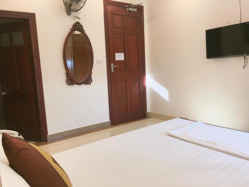 Hotel Phuc Quy -149b Le Duan Hn - By Bay Luxury