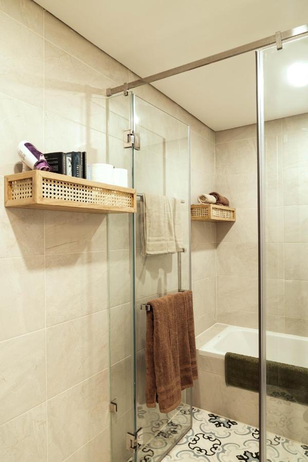Indochine Aqua Central 3br*2ba*pool*gym*w/ Balcony Aiki