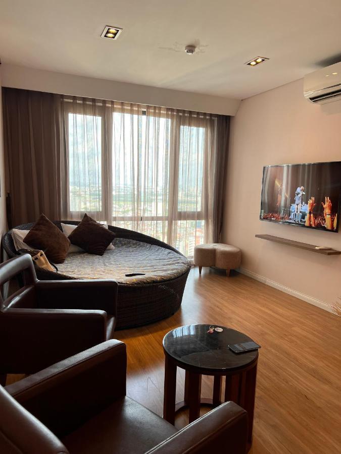 Apartment 3415b Mipec Riverside View *