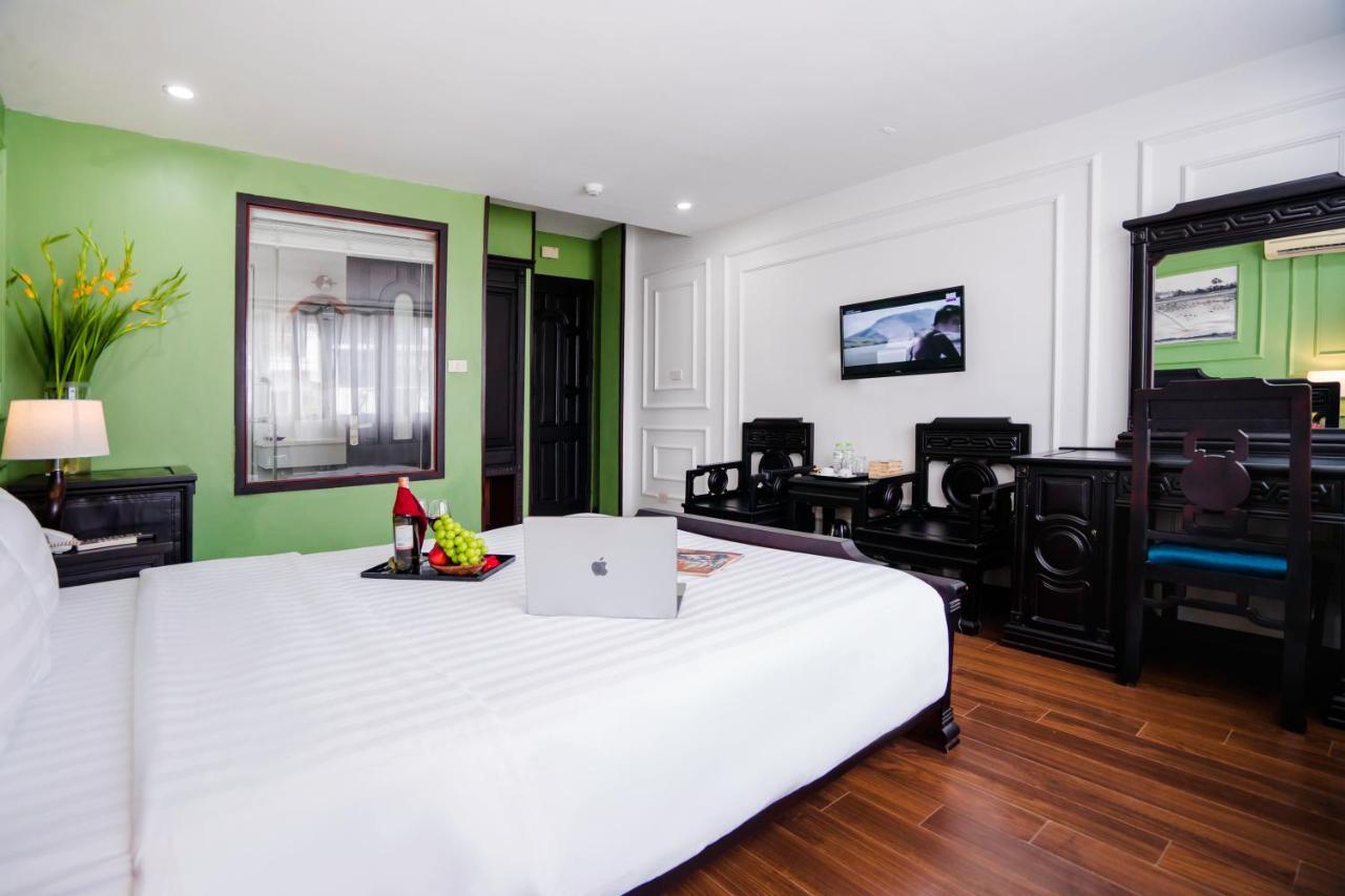 Sena Boutique & Travel