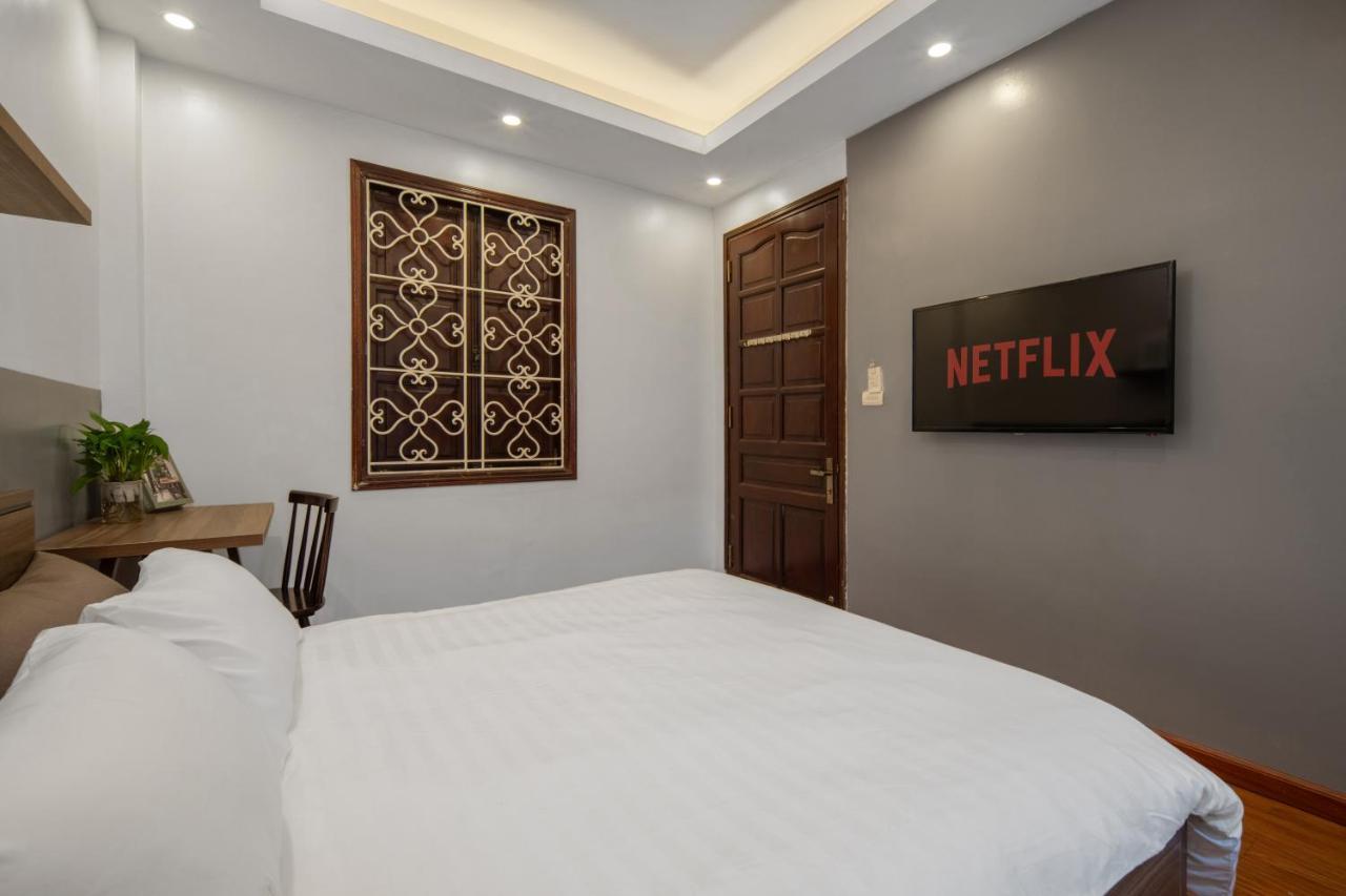Holly's * Hà Nội