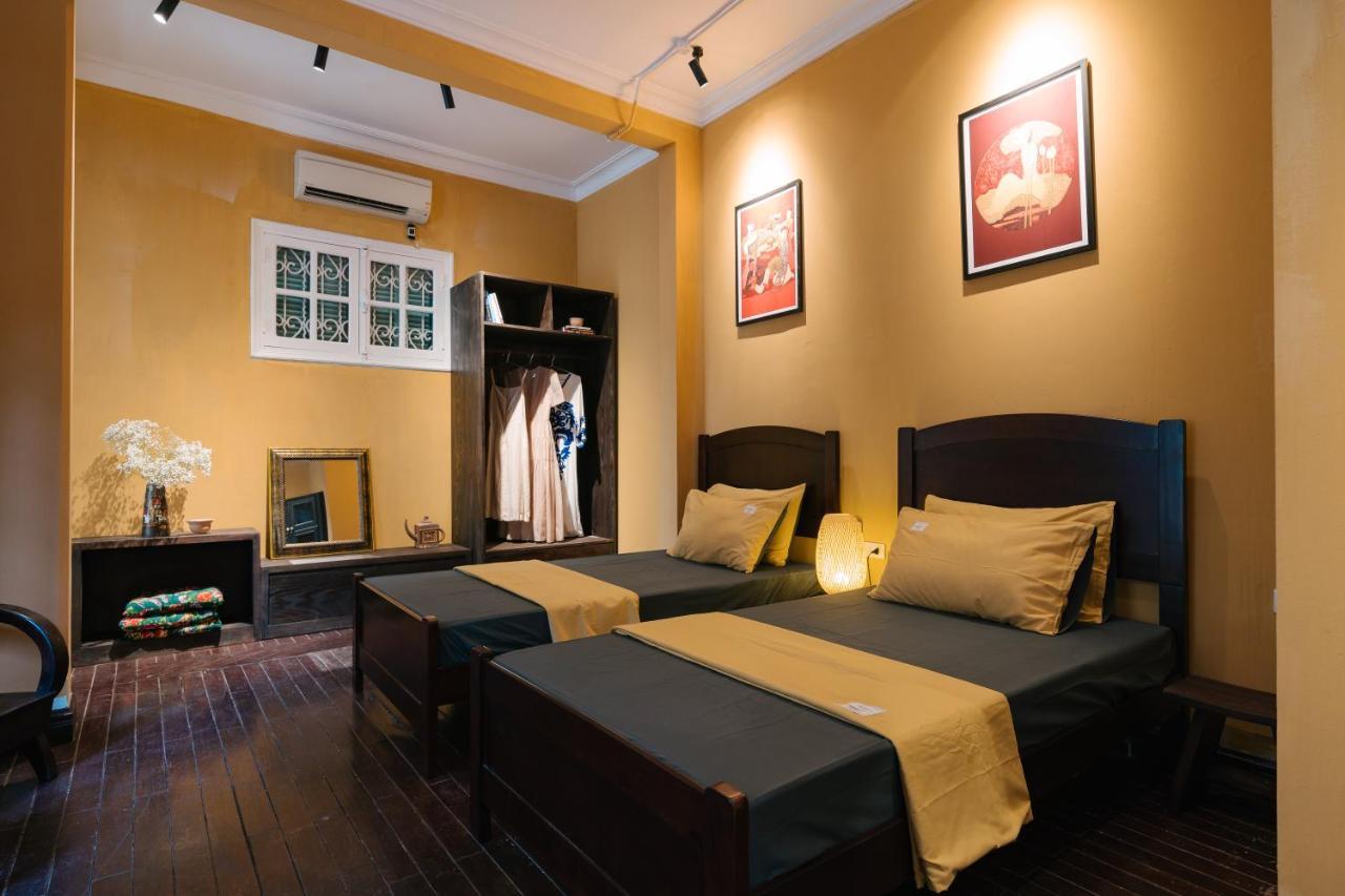 Annam - Near By Opera House *