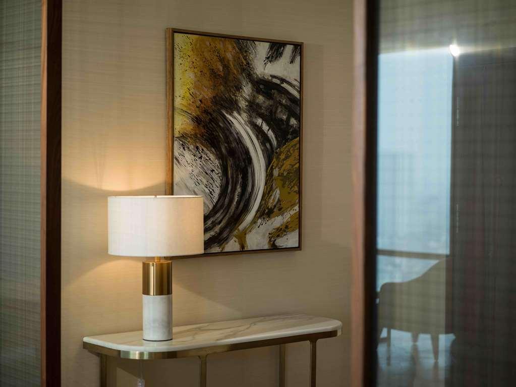 Sheraton West Hotel