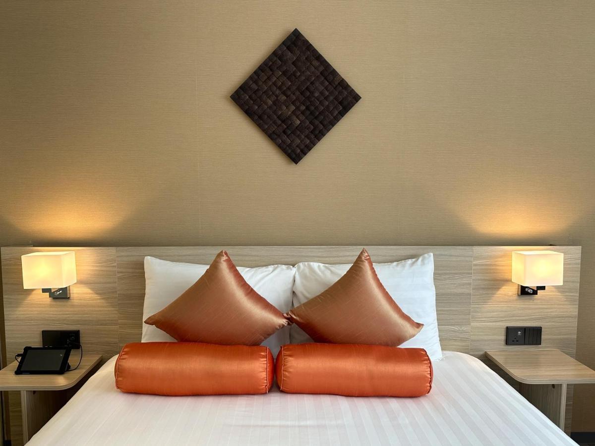 Hotel Yah & 3*