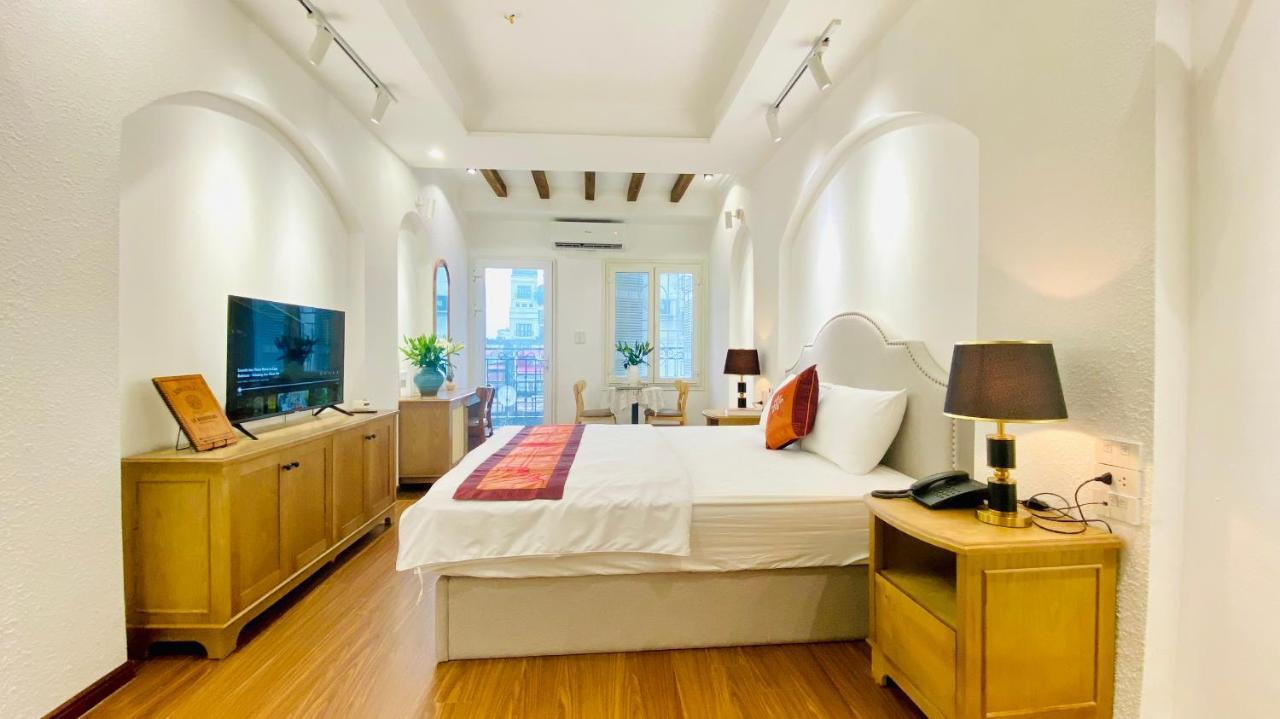 La Mandarina & Travel At 13 Hang Hanh Street *