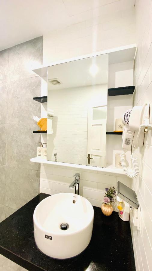 La Mandarina & Travel At 13 Hang Hanh Street Aparthotel *