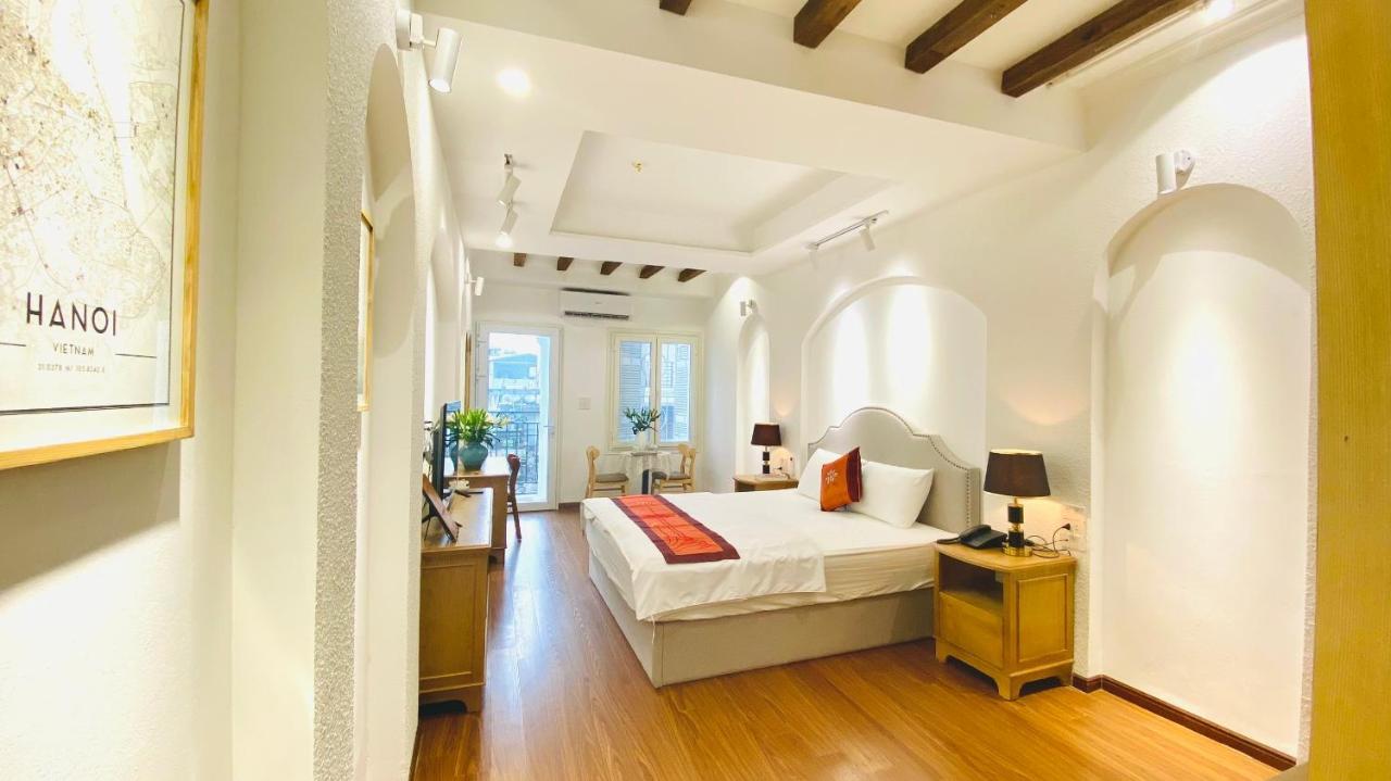 La Mandarina & Travel At 13 Hang Hanh Street * Hanoi