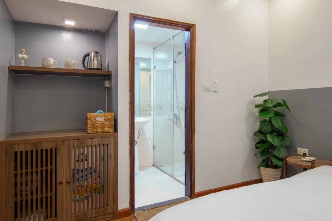 Holly's * Hà Nội