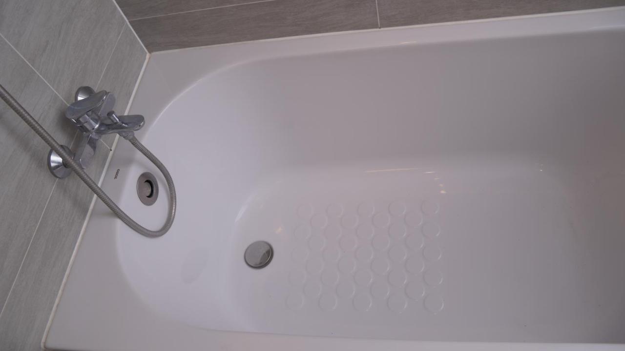 Luxury Bedrooms In Starlake Daewoo Ho Tay Apartment *