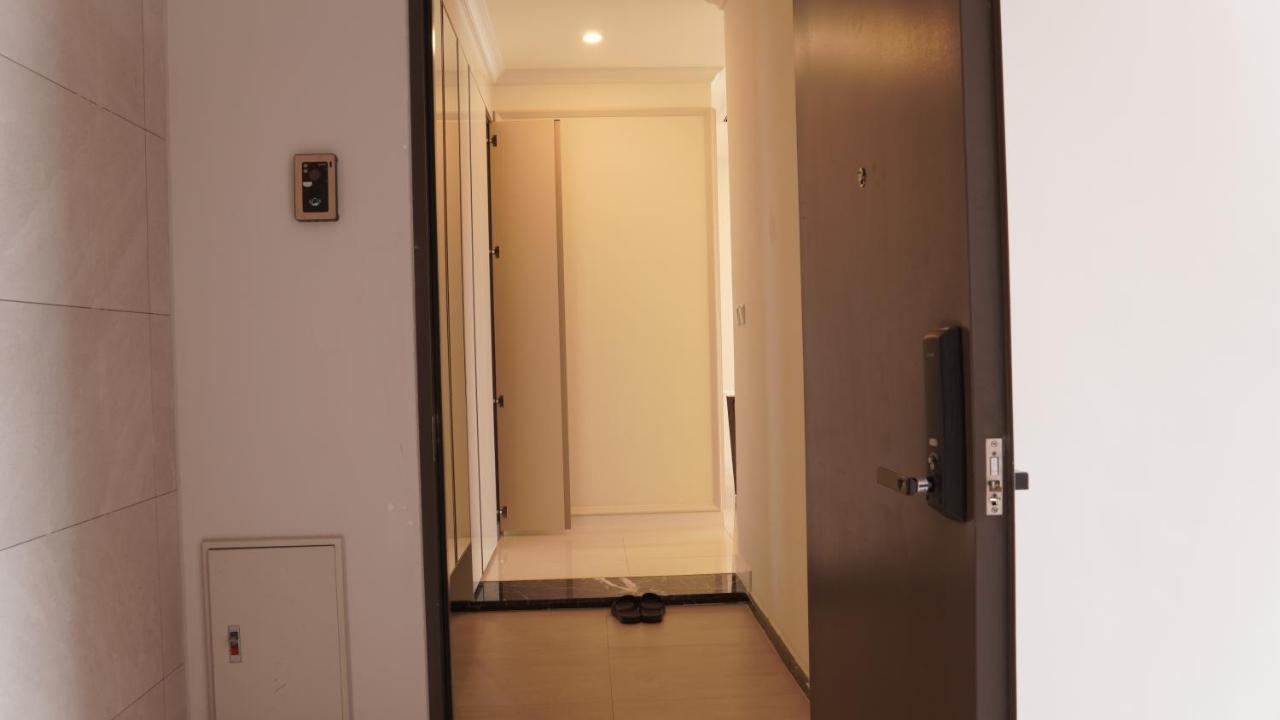 Luxury Bedrooms In Starlake Daewoo Ho Tay * Hanoi