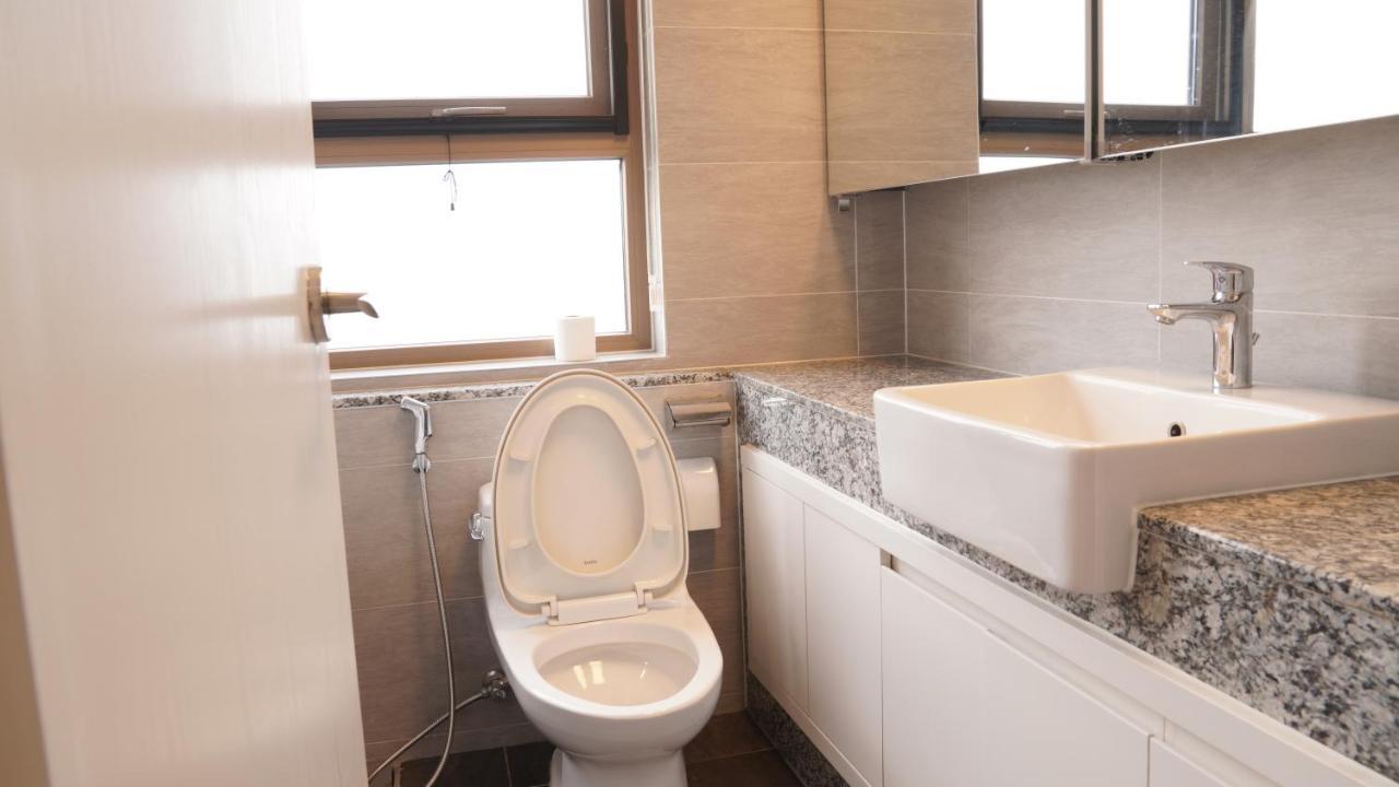 Apartment Luxury Bedrooms In Starlake Daewoo Ho Tay *
