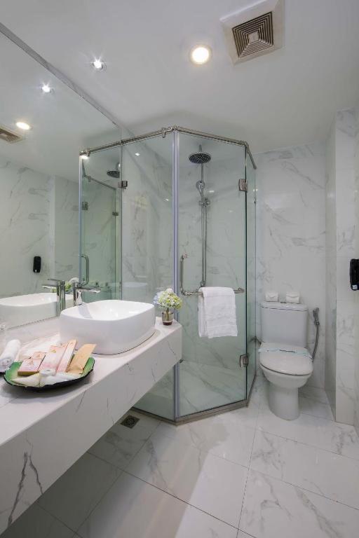 Danly 24 Dao Tan Hn - By Bay Luxury Hotel 3*