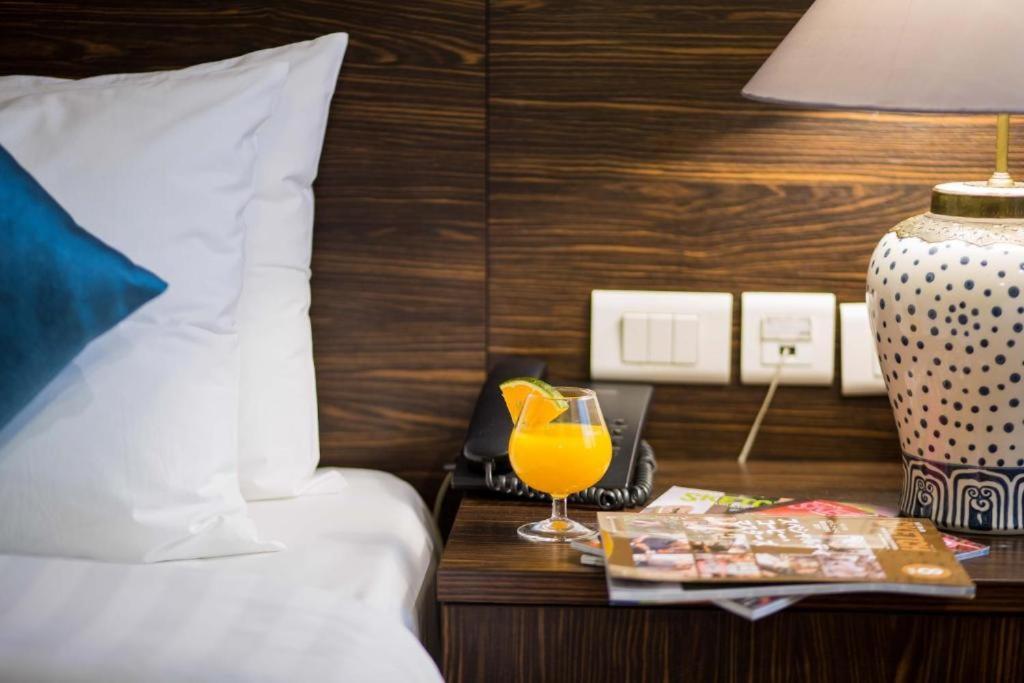 Danly 24 Dao Tan Hn - By Bay Luxury Hotel