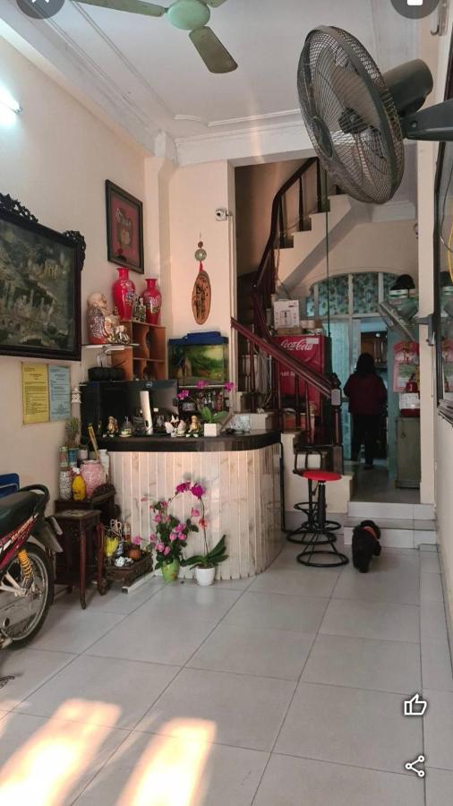 Nha Nghi Huong Thuy - Tttm Royal Hotel