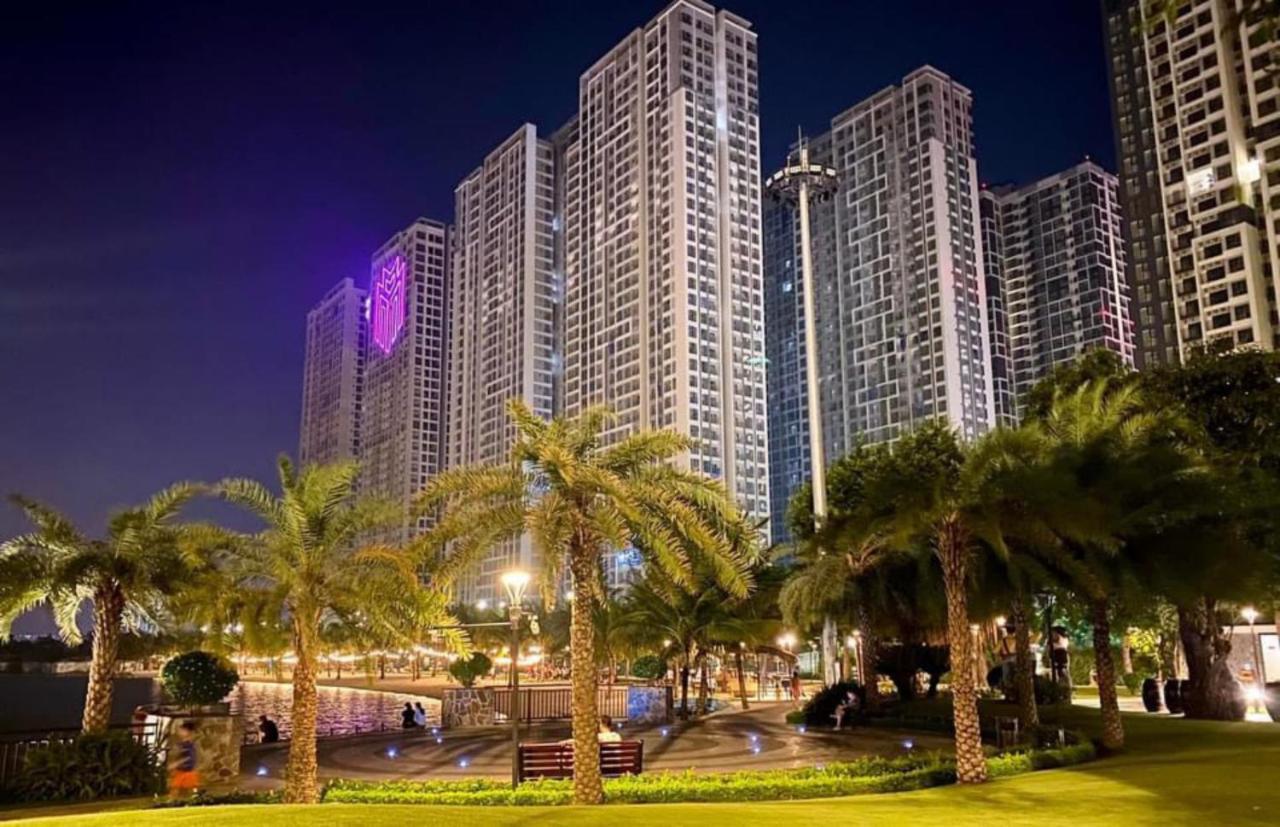 Smart - Vinhomes Tu Liem Ha Noi Apartment *