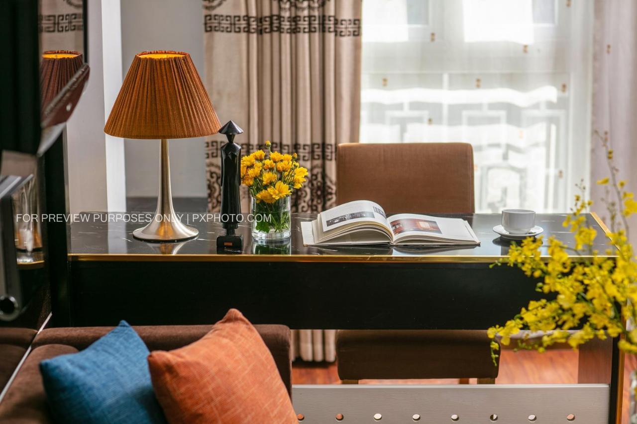 The Silk Boutique & Hà Nội