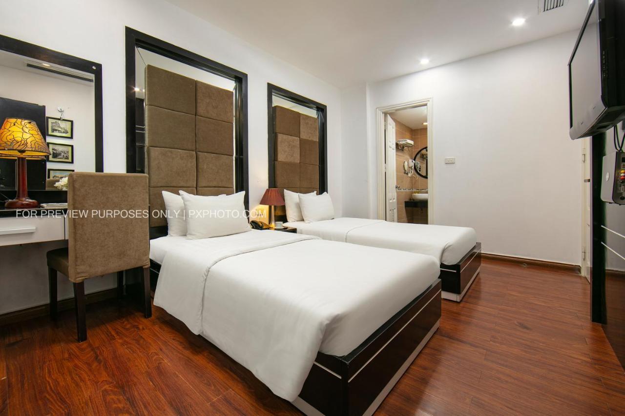 The Silk Boutique & 4*