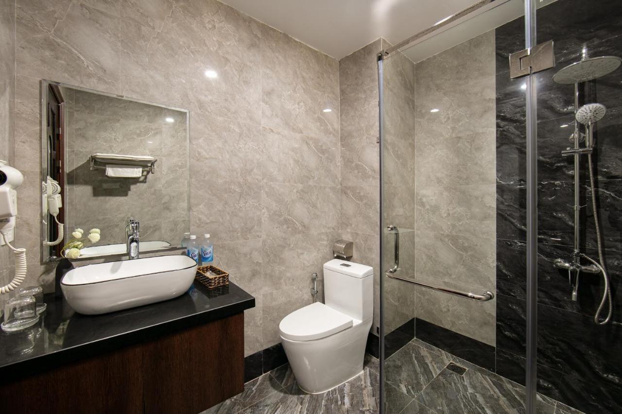 Nam Hotel 3*