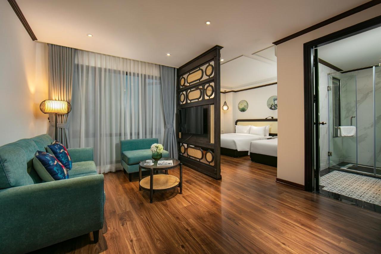 Media & Hotel 4*