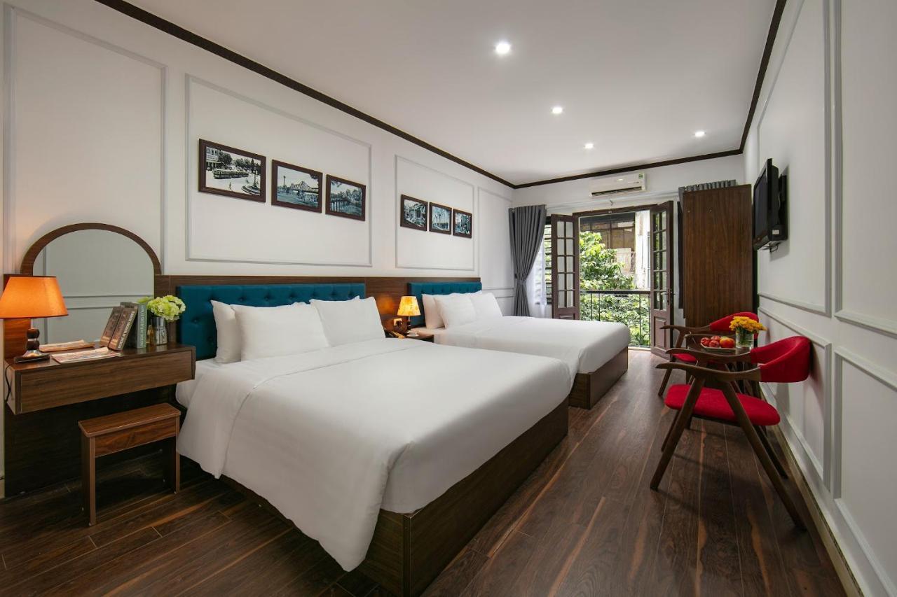 Silk Moment & Hotel