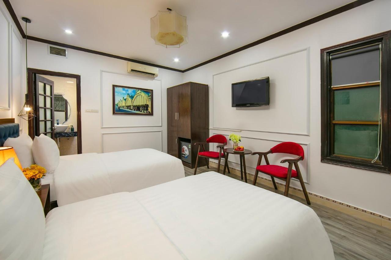 Silk Moment & Hotel