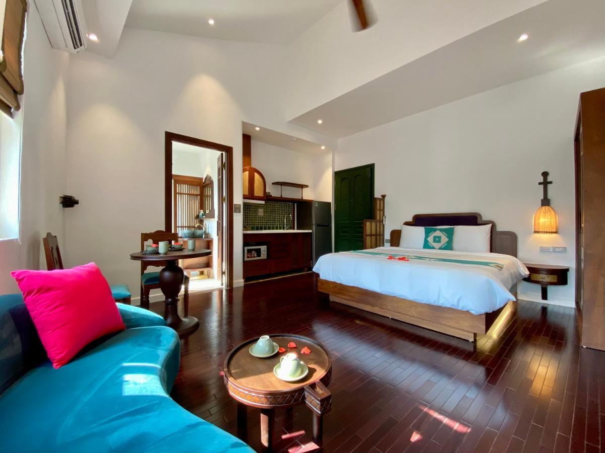 The Quarter Apartment *