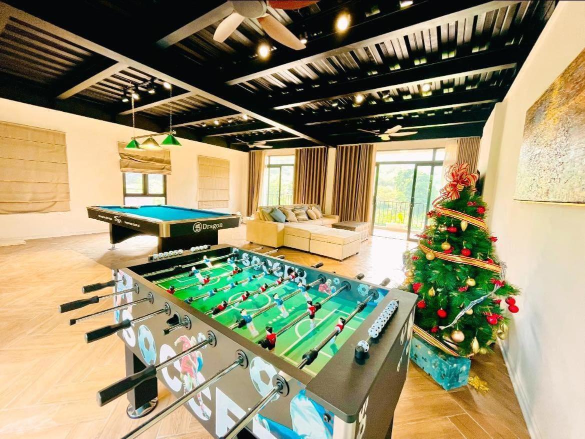 Vivian's Garden - Pickle Ball * Hanoi