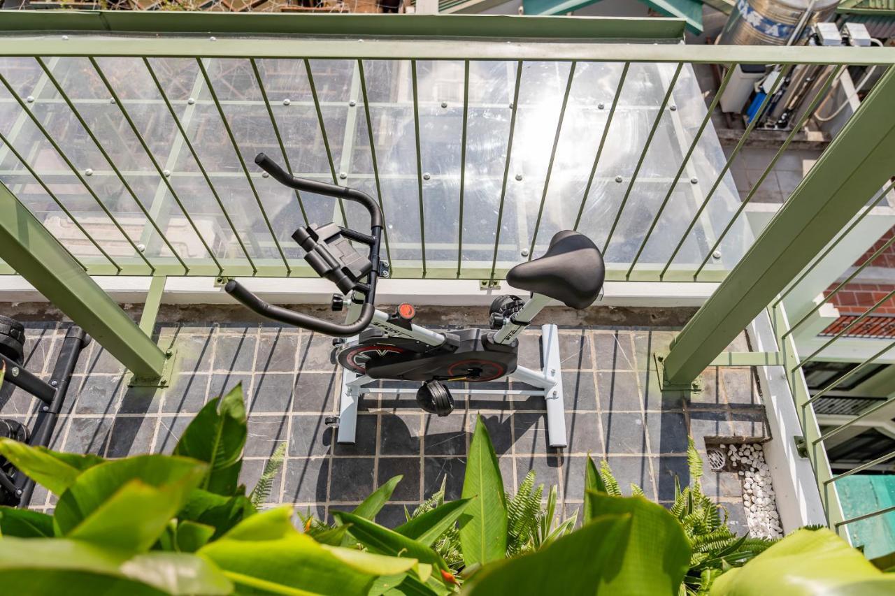 Key Rooftop Pool/best Location/40+pax/gym Hanoi