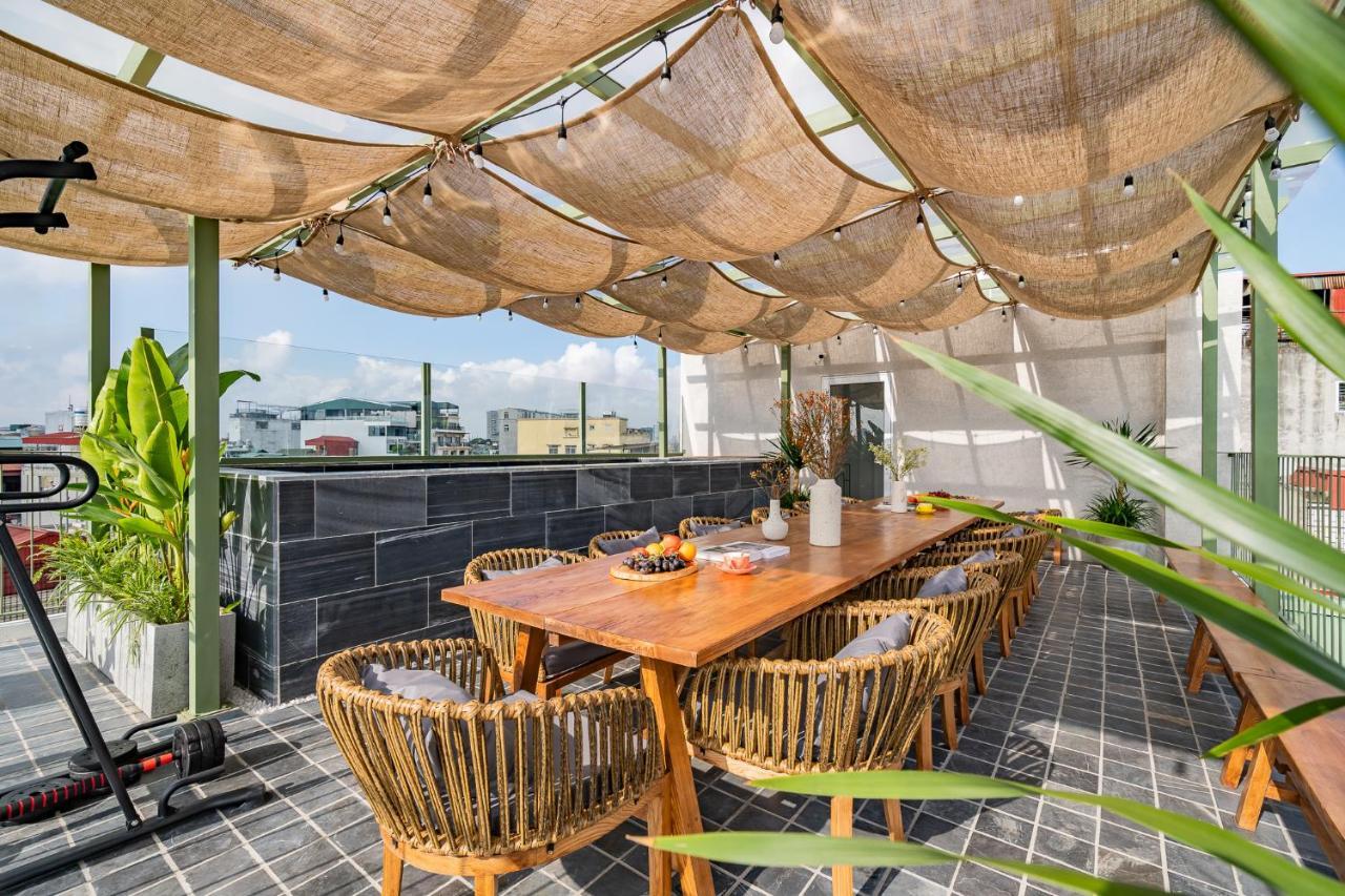 Apartment Key Rooftop Pool/best Location/40+pax/gym Hanoi