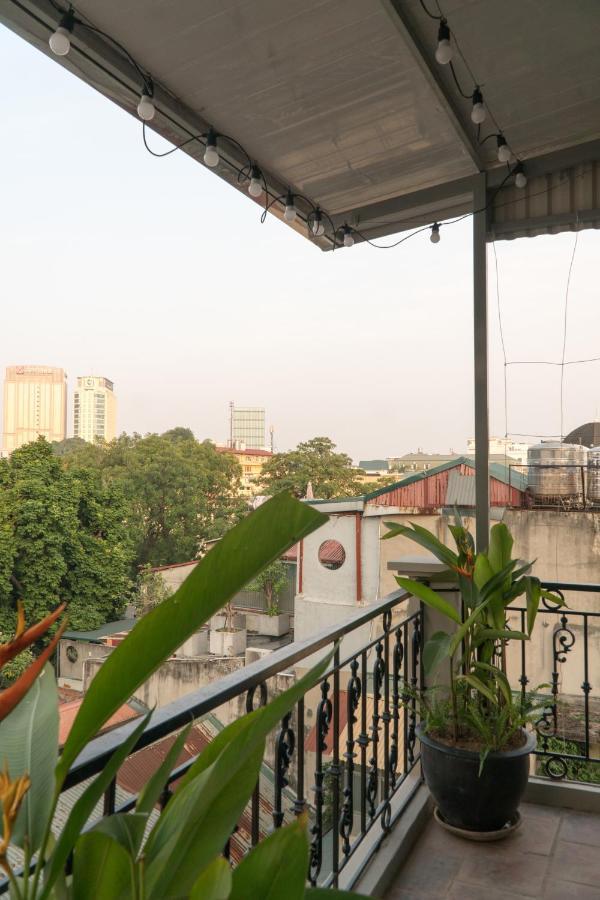 T Balcony