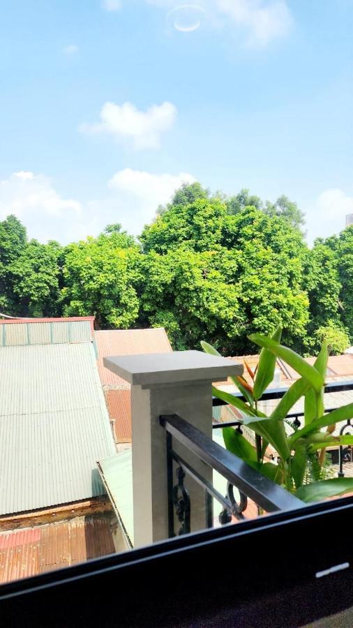T Balcony *