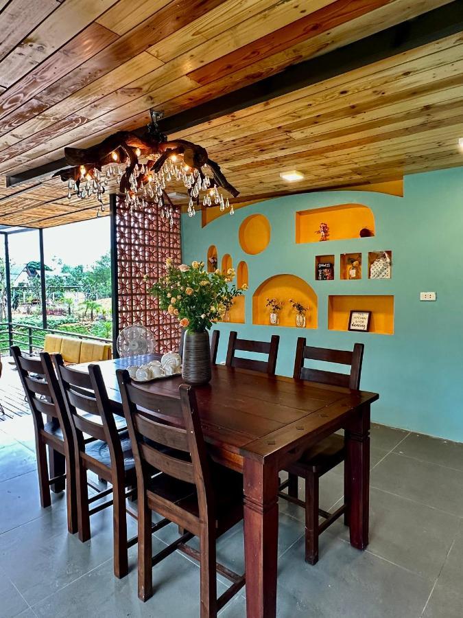 Pondok Anna Little Garden - Fish House