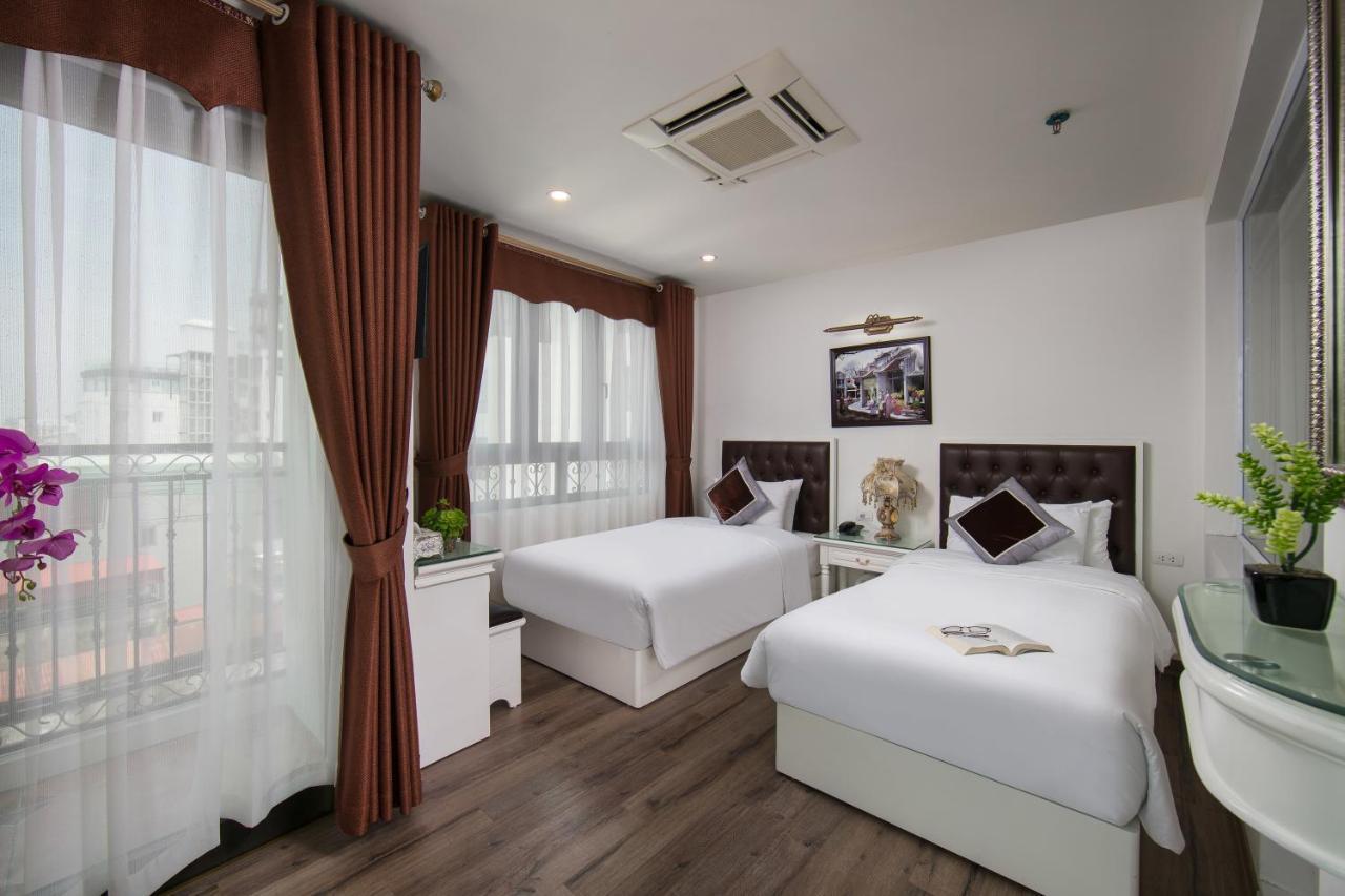 Trangtrang Premium & Sky Bar Khách sạn 4*