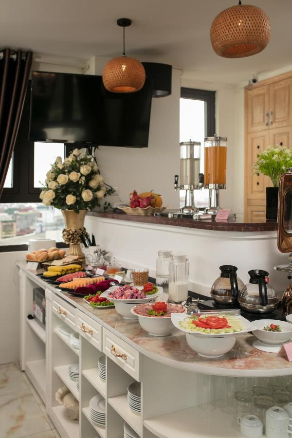 Trangtrang Premium & Sky Bar Khách sạn 4*