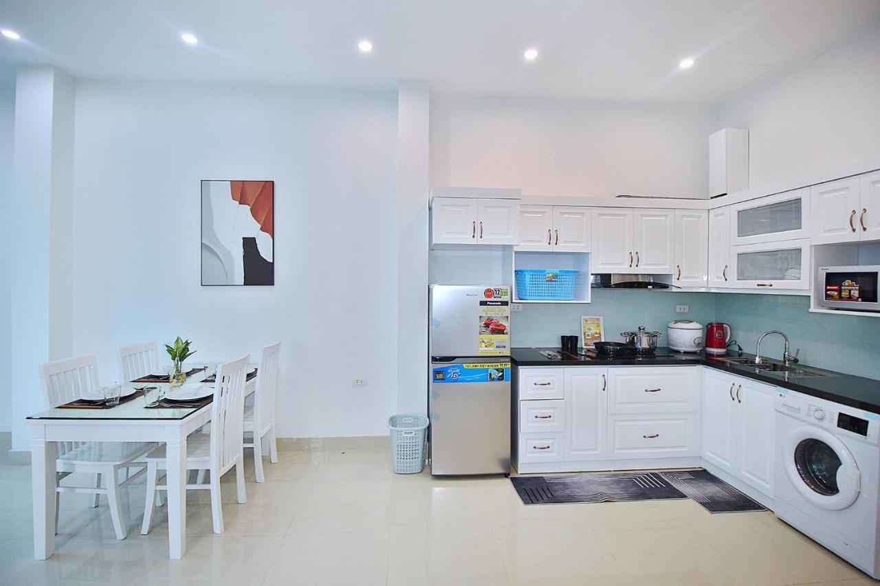 Apartment Iii *