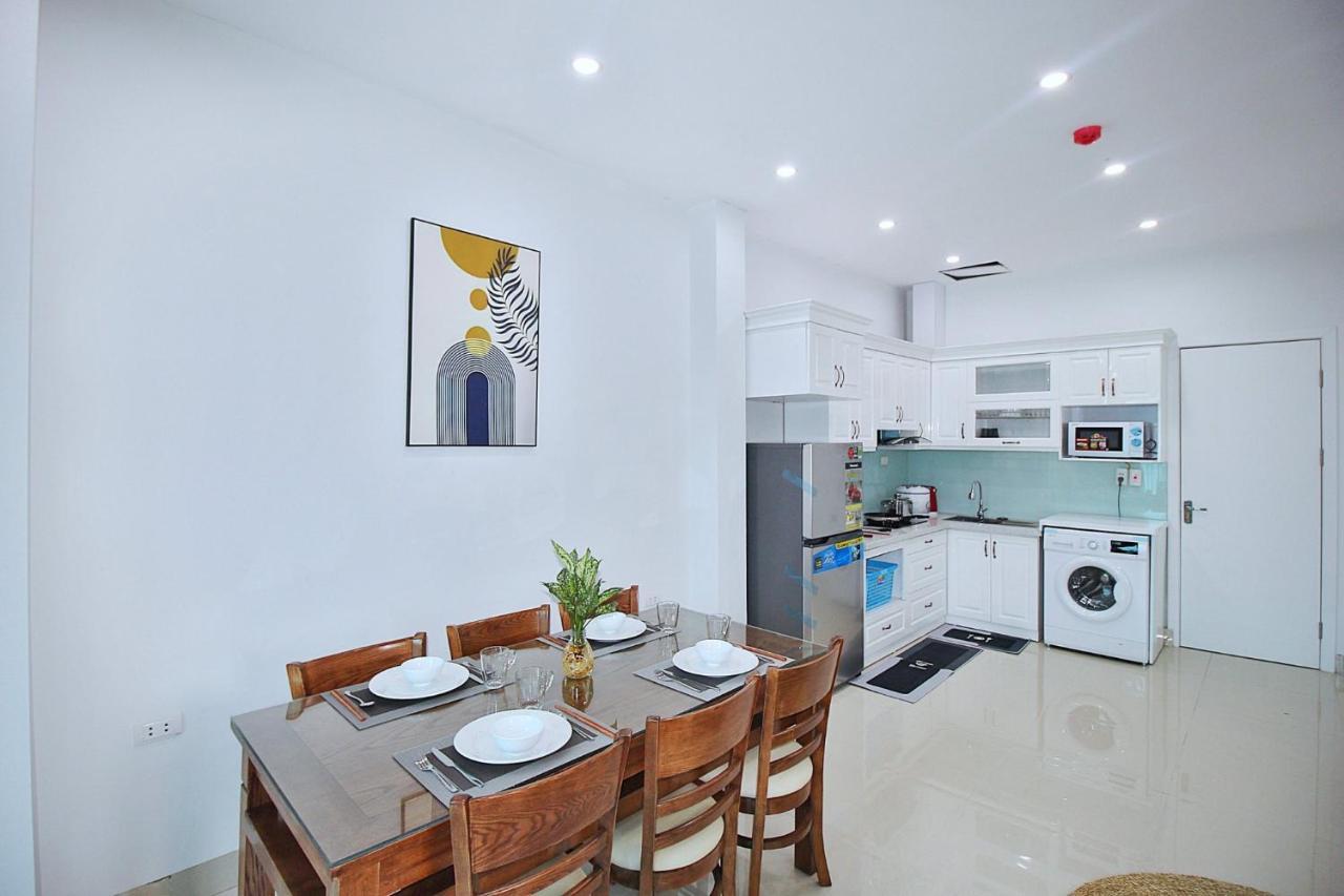 Iii Apartment *