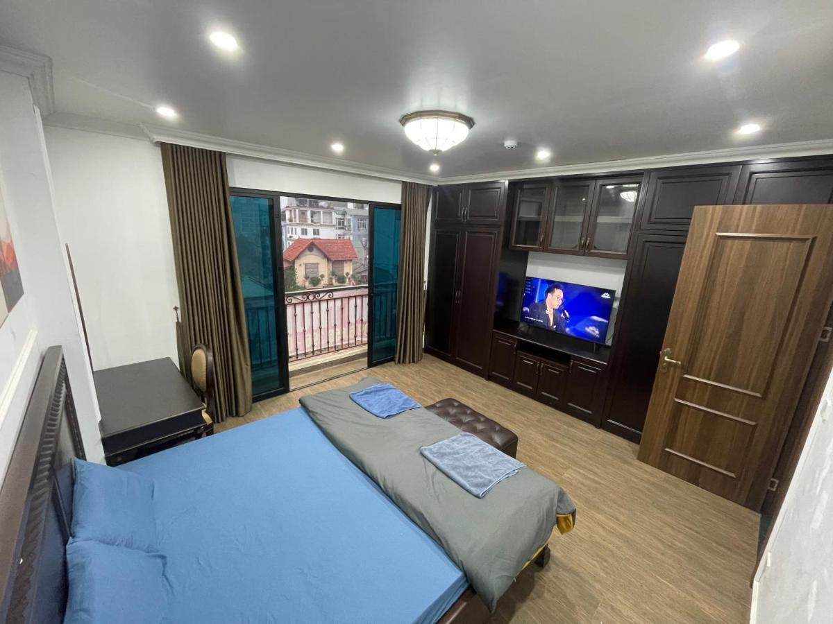 2 Bedrooms/ Balcony Hanoi